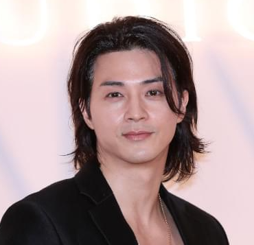 キム・ジフン(イ・ソン役)